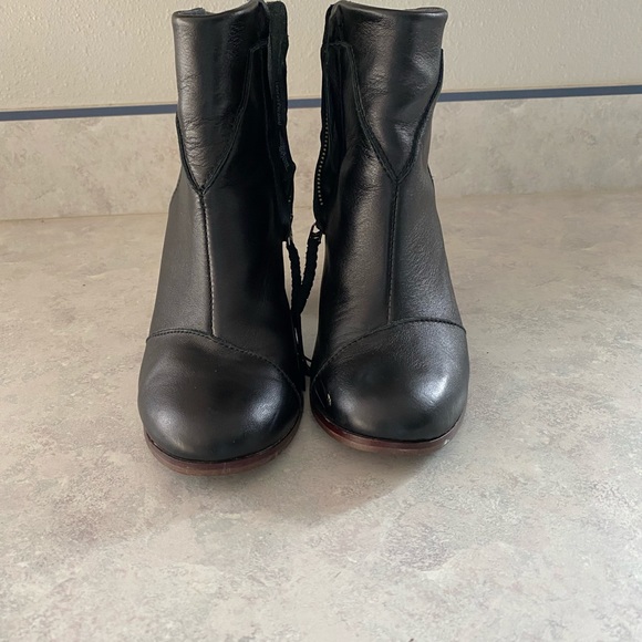 TOM booties! - Picture 5 of 5